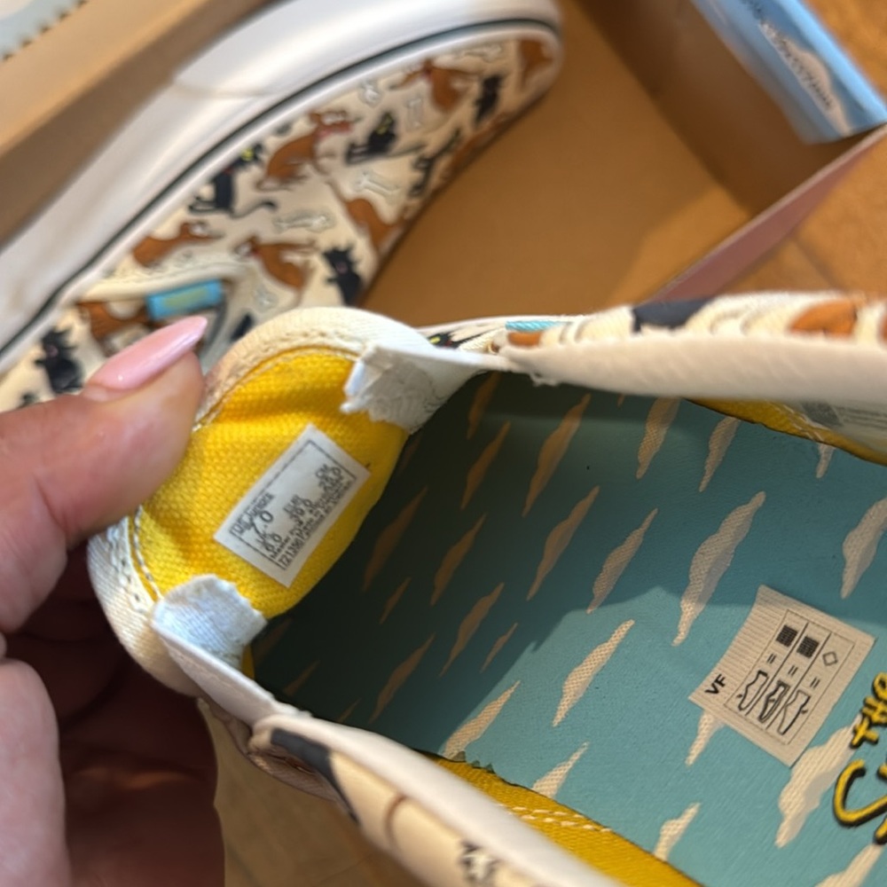 Classic slip on Vans (The Simpsons) Family Pets - Picture 3 of 5